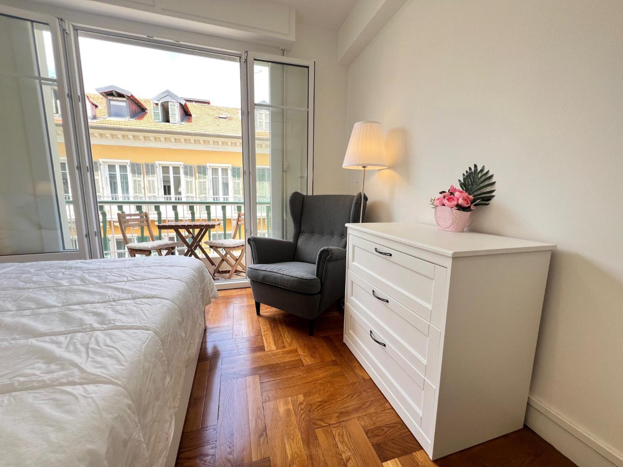 Riviera - Terrasse Cervantes - Medecin - Gare Thiers *